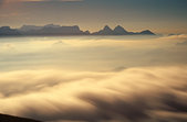Vercors : Mer de nuages et sommets du Devoluy depuis le Mont Aiguille