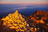 Vercors : Le sommet du Mont Aiguille et son ombre sur les nuages