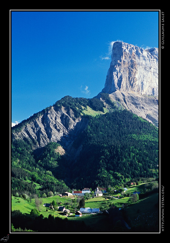 Mont Aiguille : La Bâtie de Gresse et le Mont Aiguille 

